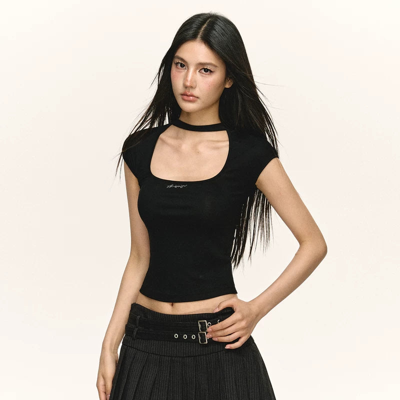 6200588143263,6200588143264,6200588143265,6200588143266, Cutout Neck Short Sleeve Crop Top