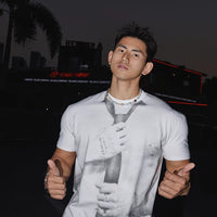 تي شيرت قصير الأكمام بطباعة صورة أسلوب الشارع 