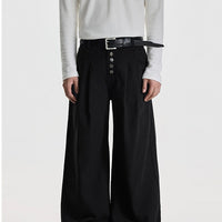 سروال واسع مع طيات وخمسة أزرار 