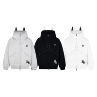 Hoodie zippé à oreilles de diable cloutées 