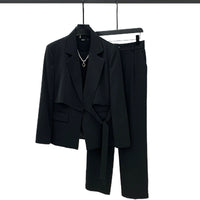 بدلة مكونة من قطعتين بأكتاف مبطنة غير رسمية 