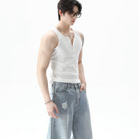 سترة هينلي ضيقة بدون أكمام ذات تصميم مضلع 