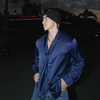 قميص حرير بأكمام طويلة بتصميم فضفاض 