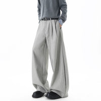 بنطلون واسع الساق بخطوط عمودية عتيقة 