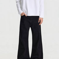 جينز واسع الأرجل مع كعب عريض 