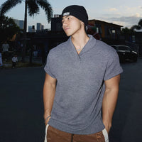 تي شيرت قصير الأكمام مزود بياقة من الصوف الكلاسيكي 