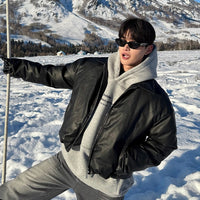 جاكيت بسحاب من جلد PU بتصميم بسيط 