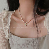 Pearl Necklace With Flowers