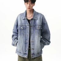 سترة جينز واسعة الحجم مع تأثيرات غسيل متهالك 