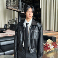 Conjunto de chaqueta de cuero y pantalones 