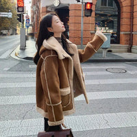 Chaqueta de invierno de lana de cordero de ante con capucha 