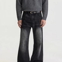 جينز واسع الساق بتصميم قديم 