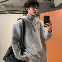 سترة محبوكة بقلنسوة عالية العنق 