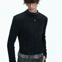 تي شيرت بأكمام طويلة وياقة قائمة مزينة باللؤلؤ 