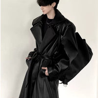 Lungo cappotto trench in finta pelle con cintura 