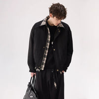 سترة مبطنة بنقشة مربعات مع ياقة من الجلد المدبوغ المتين 