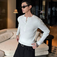 سويت شيرت هينلي محبوك بتصميم ضيق مع حواف مضلعة 