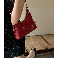 حقيبة كتف صغيرة بمشبك مربع 