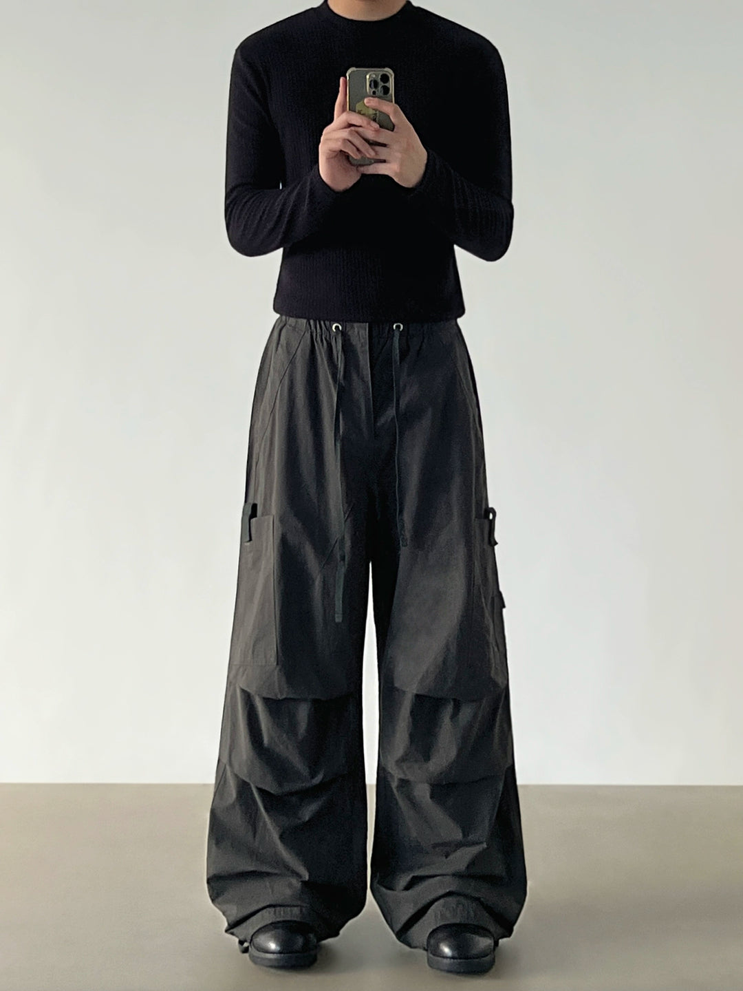 Pleated Multi-pocket Wide-leg Pants