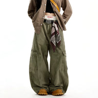 Weite Cargo-Hosen mit großen Taschen 