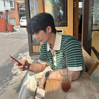 Polo en tricot rayé contrasté à manches courtes 