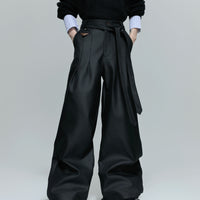 광택이 나는 주름이 있는 와이드 레그 스트레이트 팬츠 