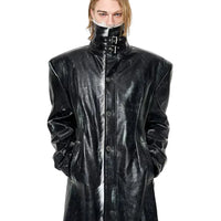 معطف جلد طويل متشقق مطلي يدويًا 