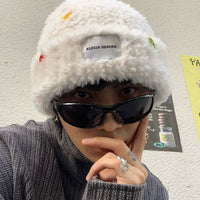 Chapéu de Lã Bordado Peludo 