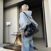 Sac bandoulière croisé en PU rétro avec chaîne 