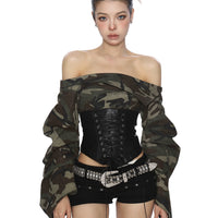 Top lungo a maniche lunghe camouflage con spalle scoperte 
