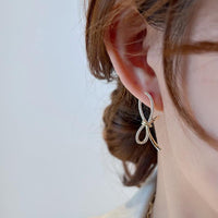 Kemer Süslemeli Küpe 