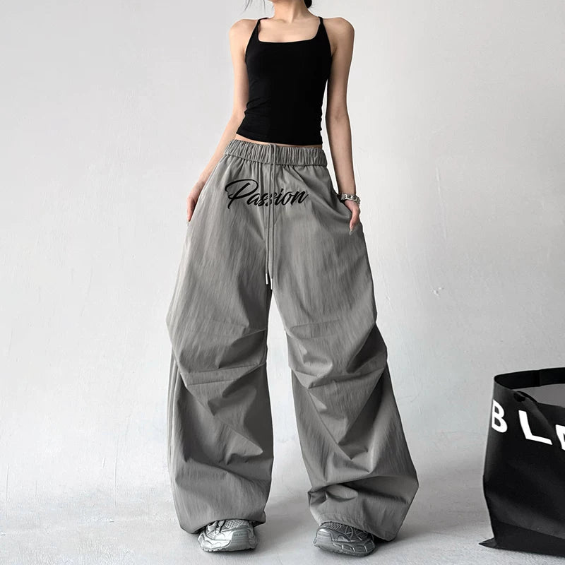 High-Waisted Wide-Leg Cargo Pants 4