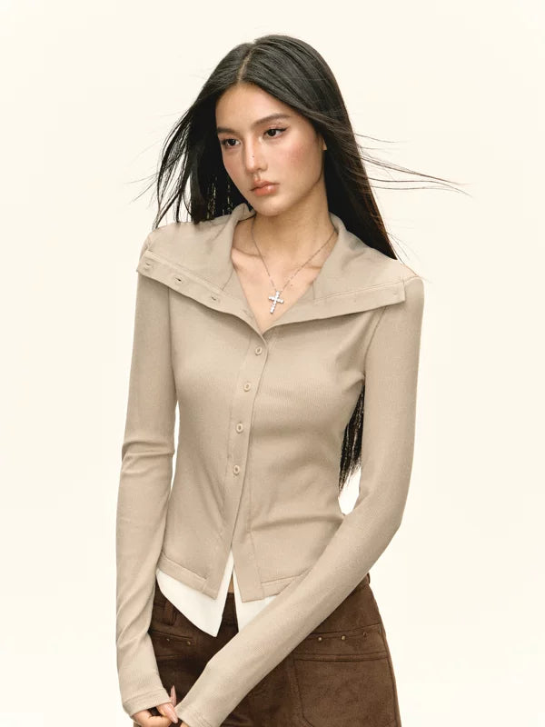 Maglione a maniche lunghe con bottoni sul davanti 