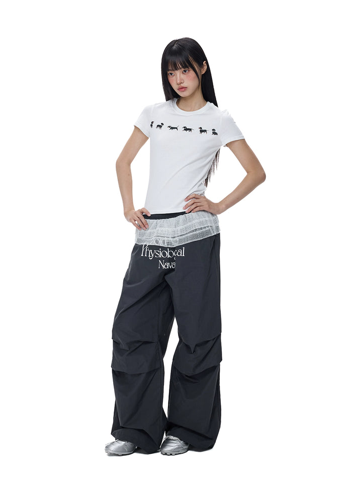 T-shirt à manches courtes Slim Fit avec imprimé de chiots 