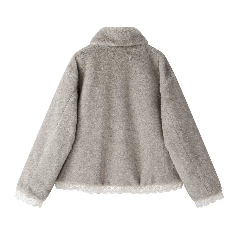 جاكيت شتوي من الفرو الصناعي مع حواف دانتيل 
