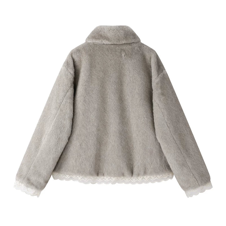 جاكيت شتوي من الفرو الصناعي مع حواف دانتيل 