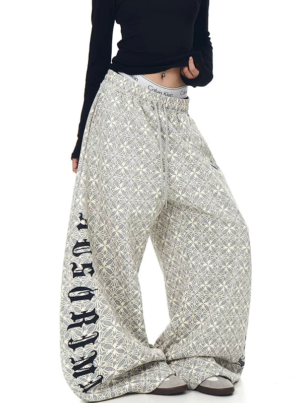 Bohemya Geniş Paça Harf Baskılı Eşofman Altı 