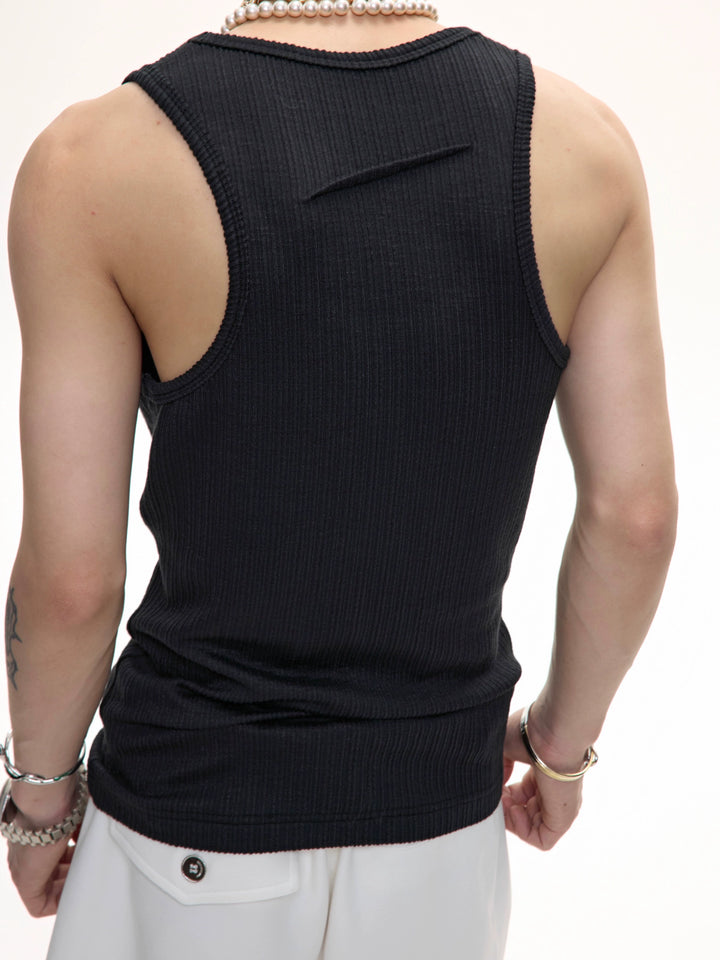 Colete Sem Mangas U-Neck com Acento de Metal 