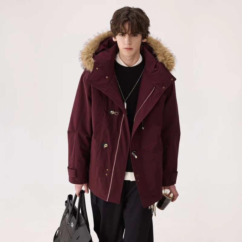 جاكيت قطن بغطاء رأس مع طوق من الفرو 