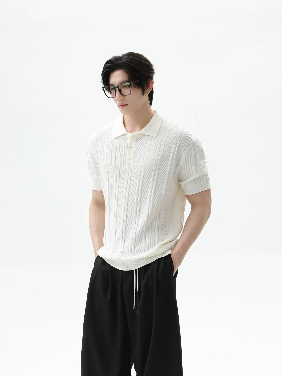 بولو قصير الأكمام من قماش ليكوسيل والكتان 