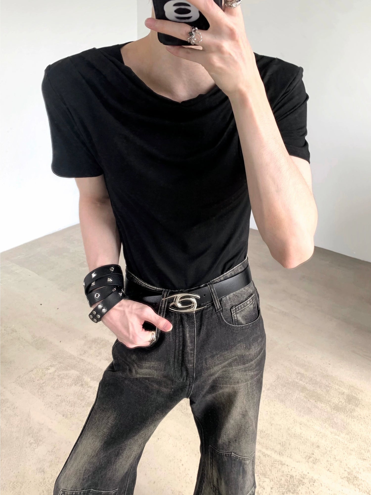 تي شيرت قصير الأكمام بتصميم نحيف من حرير الثلج 