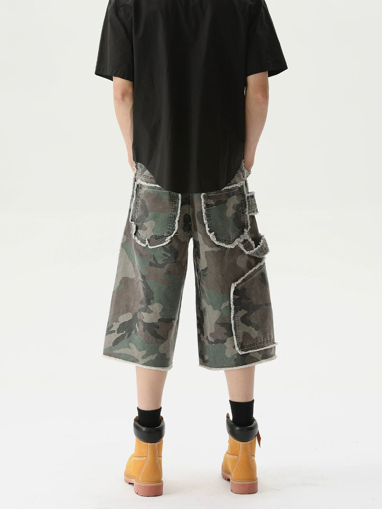 Camouflage Cropped Cargo Shorts