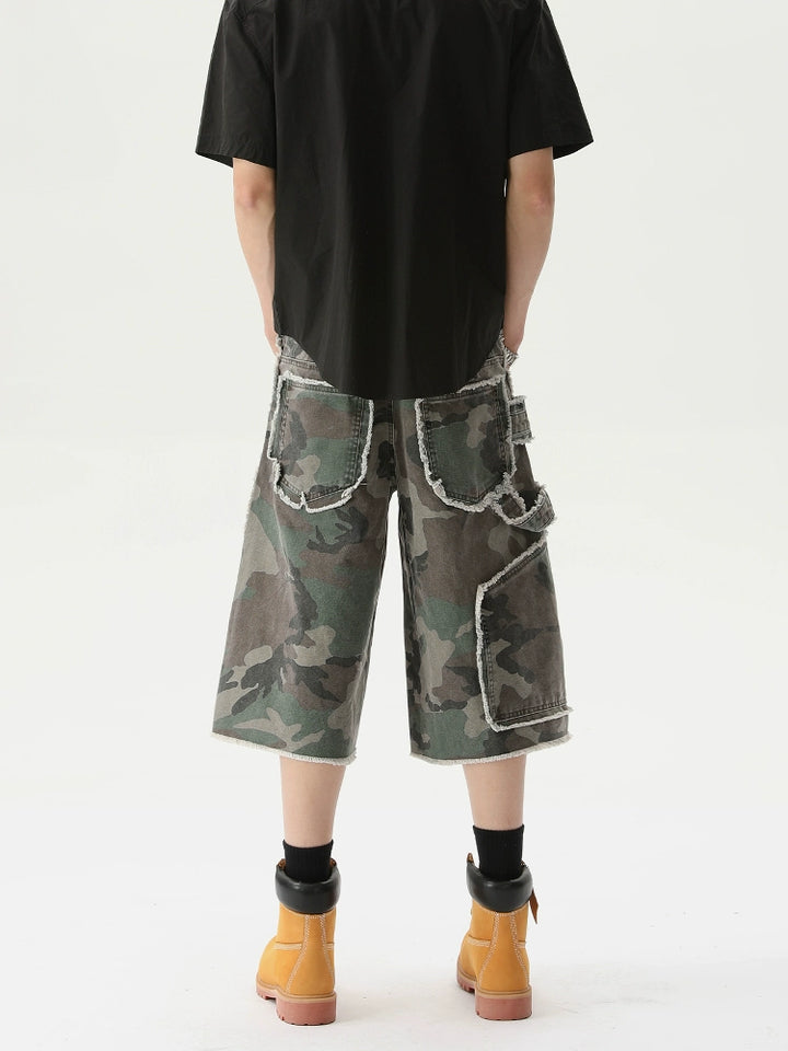 Camouflage Cropped Cargo Shorts