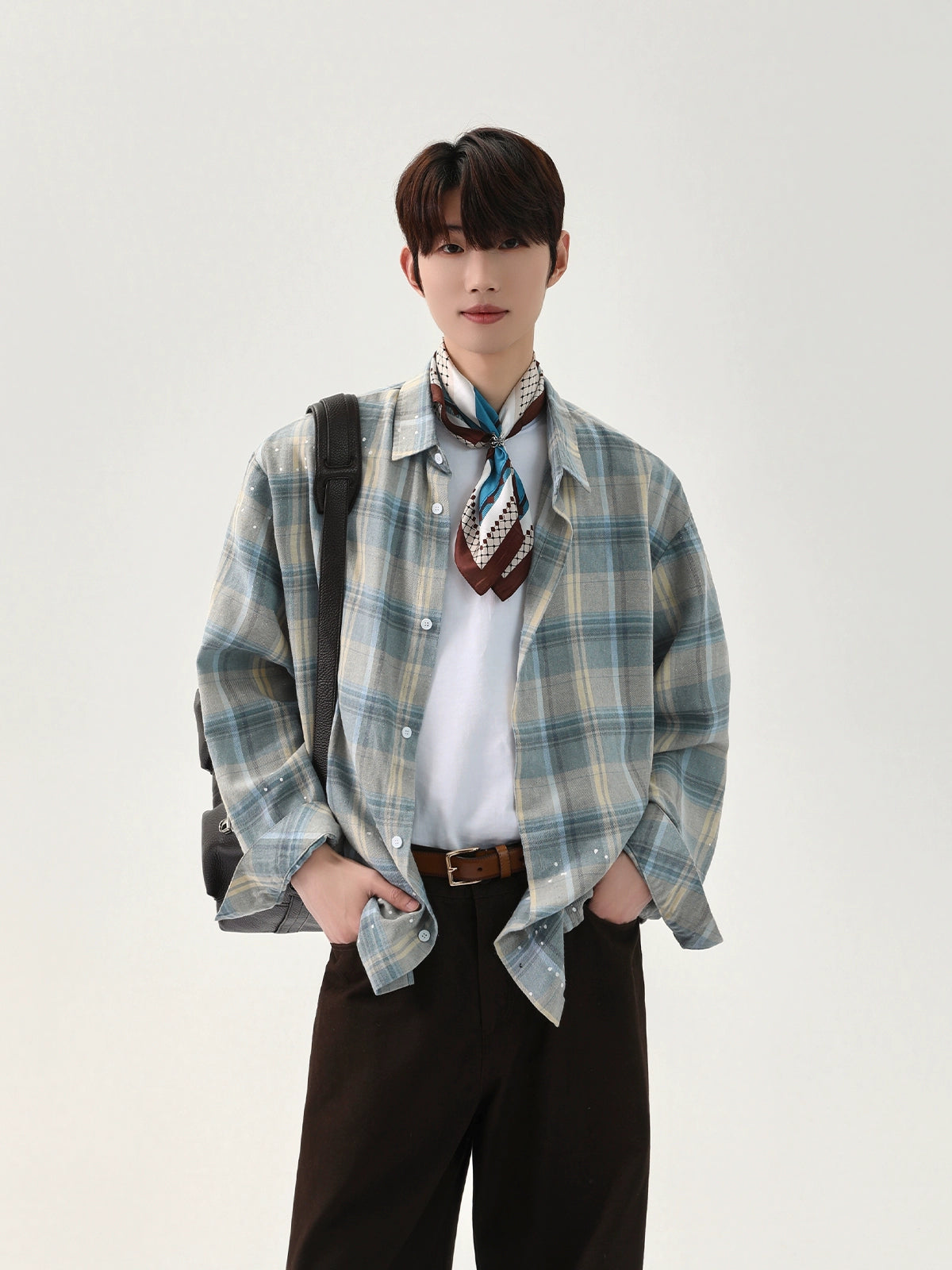 قميص طويل الأكمام محبوك باللون المربعات 