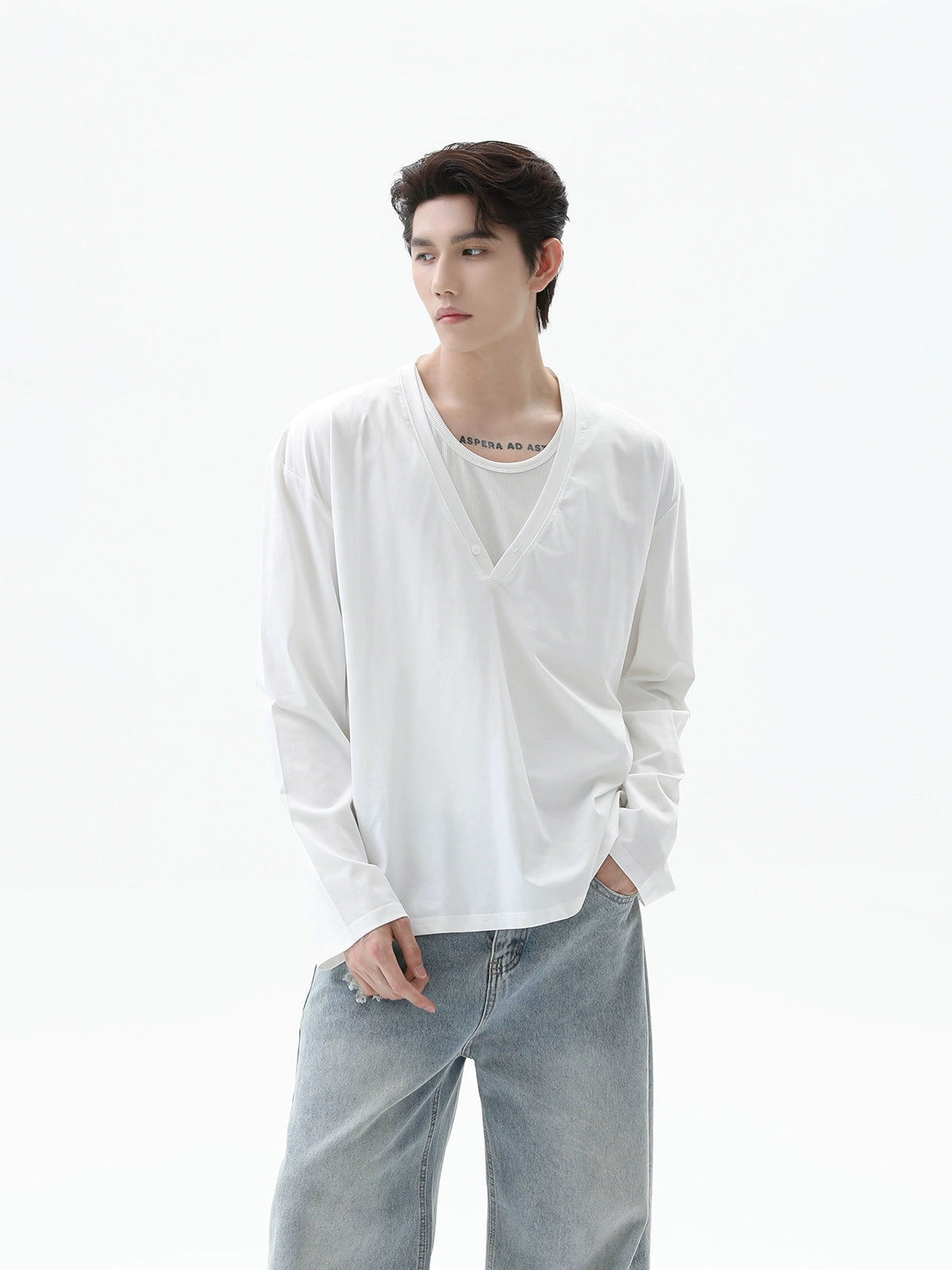 V-Neck Silhouette Casual Pullover