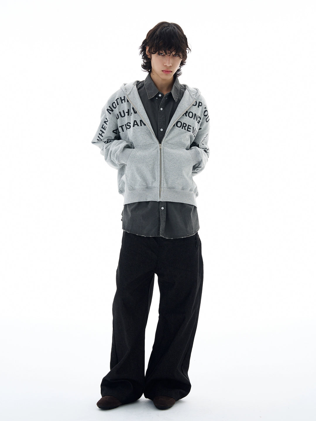 Sudadera con capucha con cremallera y estampado de letras 