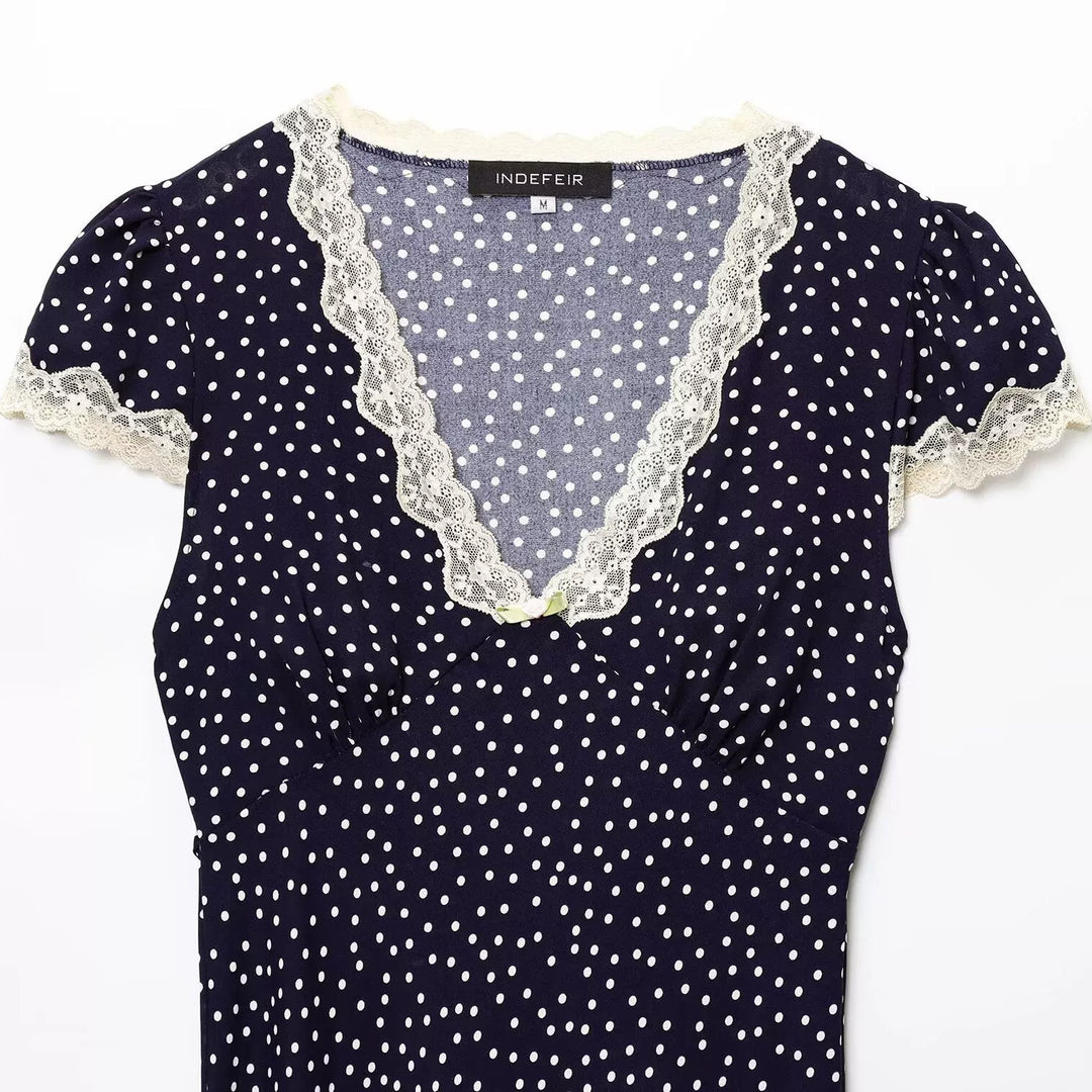 Vestido Midi de Poá com Renda em V 