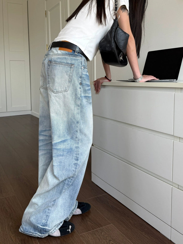 Washed Wide-Leg Pleated Jeans