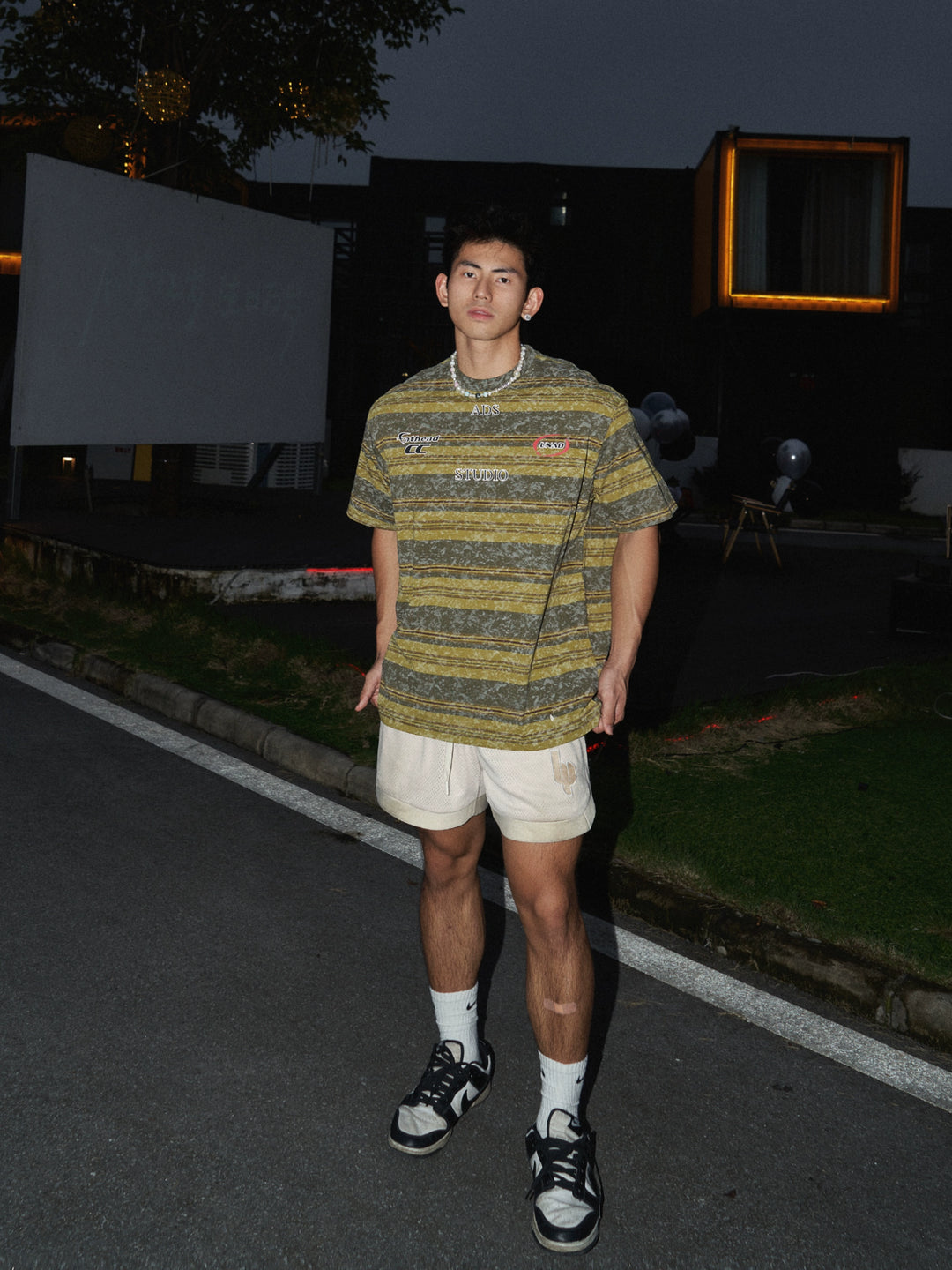 ストライプのダメージ加工されたルーズカジュアルプルオーバーシャツ 