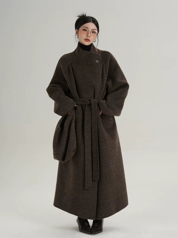 Пальто из длинной шерсти с поясом и стойкой 